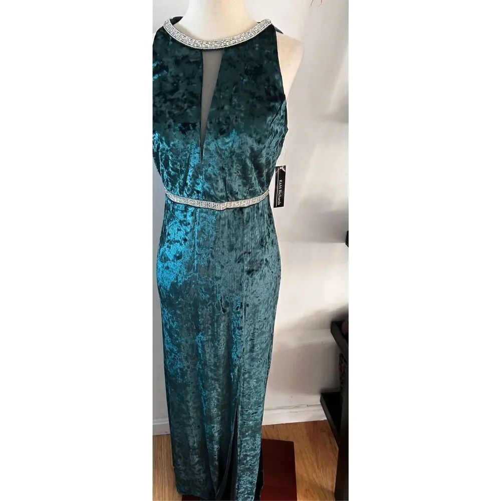 R& M Richard’s Green velvet like fancy dress size 6
